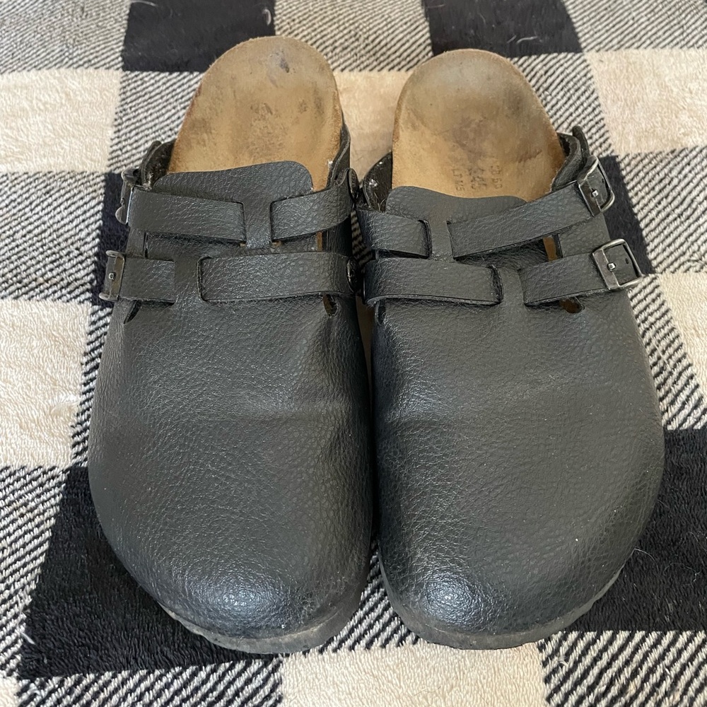 Birkenstock Birki’s clogs, black leather, size 38 (7.5/8 US)